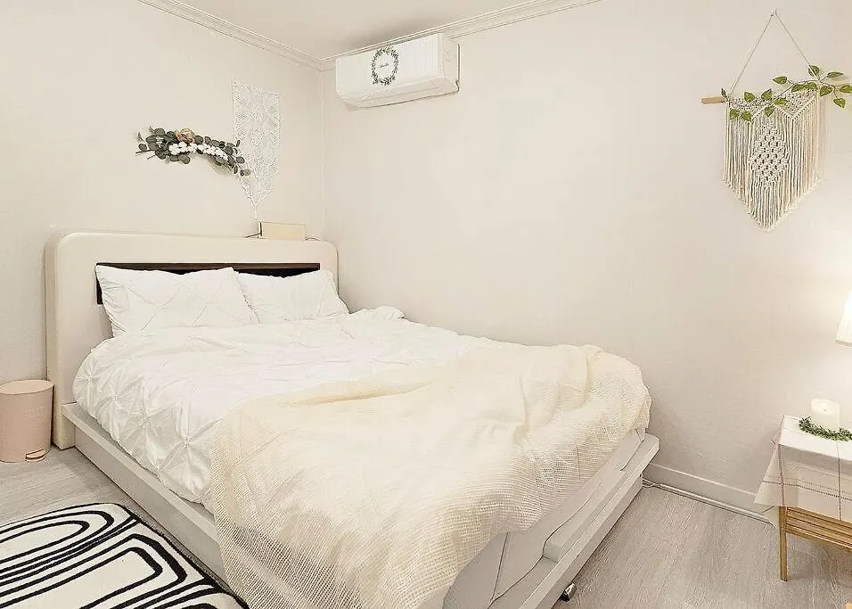 Evermore #Sinchon Station 5Min #Seogang Station 1Min Apartment Seoul